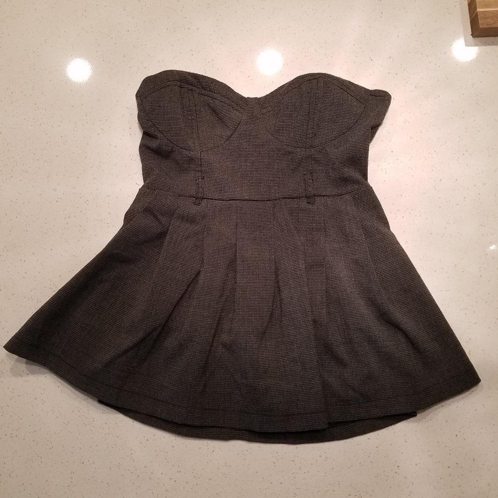 Forever 21 Strapless Flare Top S